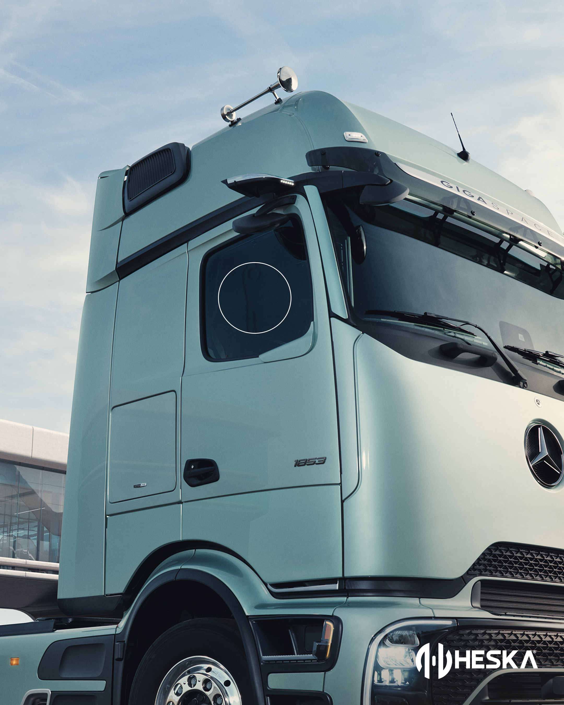 Dikkatli Gözler İçin Bir Meydan Okuma: Mecha Chameleon'u Bul! 🔍🚛

Heska dünyasının gizemli misafiri Mecha Chameleon, Actros L'in üzerinde saklanıyor! Bakalım bu küçük maceracıyı ilk bakışta fark edebilecek misin?

Kaydırmalı postu takip et, Mecha Chameleon'un gizlendiği yerleri keşfet ve bu görsel avda ne kadar hızlı olduğunu göster.

#Heska #MechaChameleon #ActrosL #MercedesBenz — görsel 7